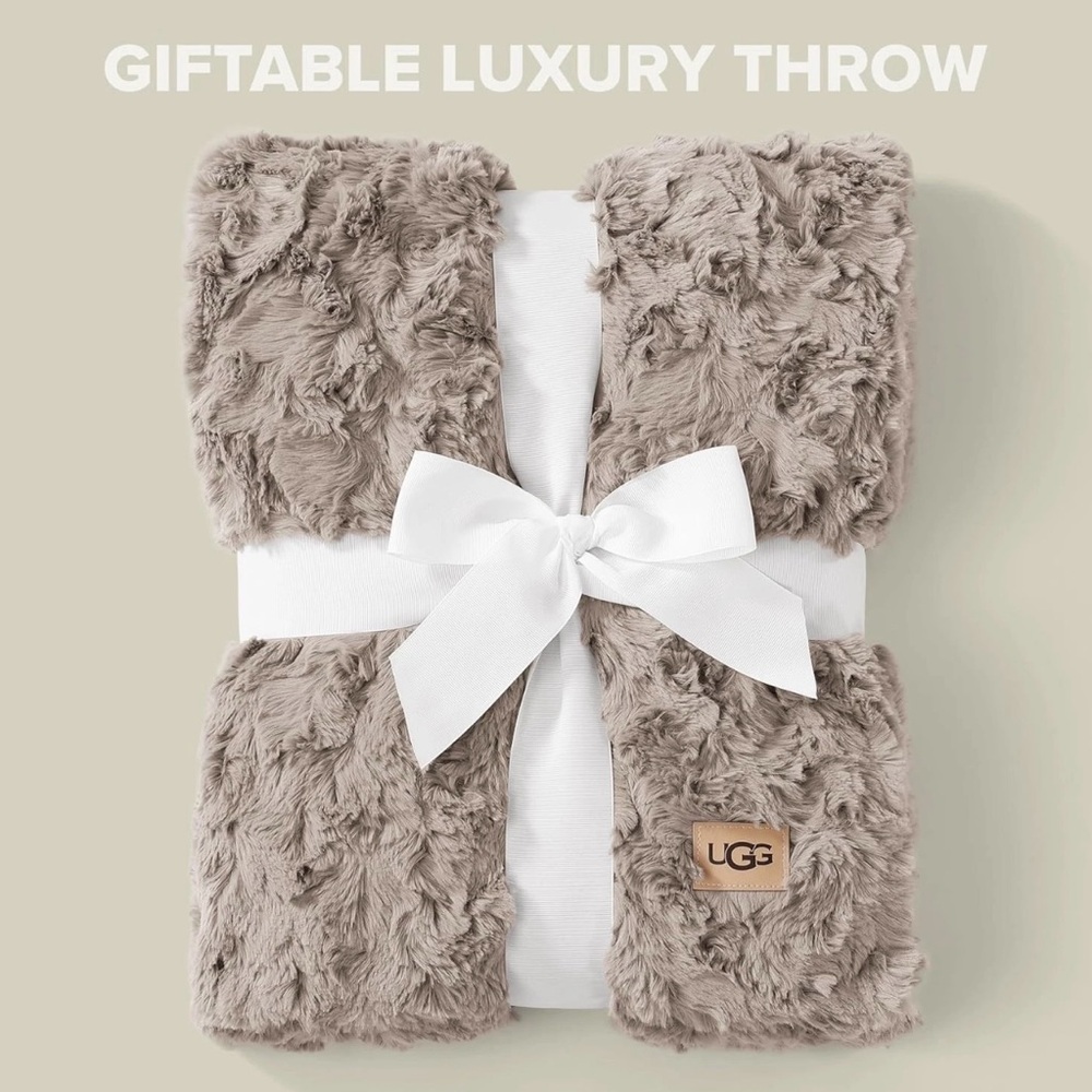 UGG Adalee Faux Fur Throw Blanket in Seal Gray Color 50 x 70 Inches NEW So Soft